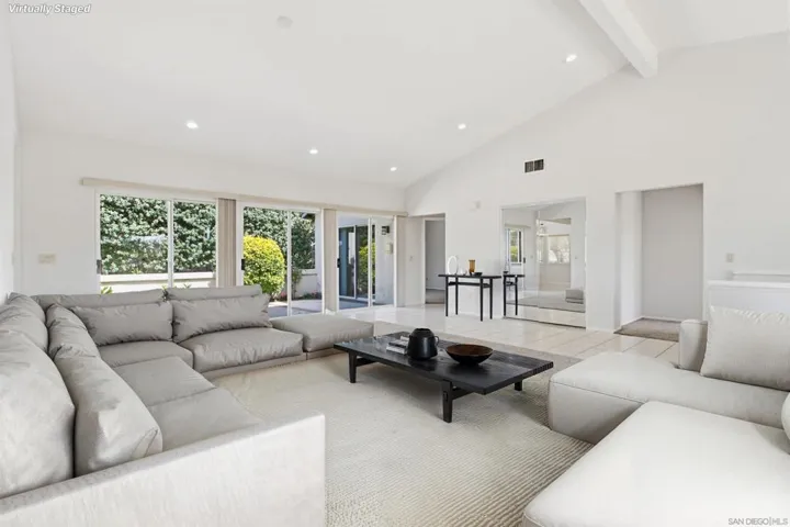 65 Via Casitas, Bonsall, California 92003