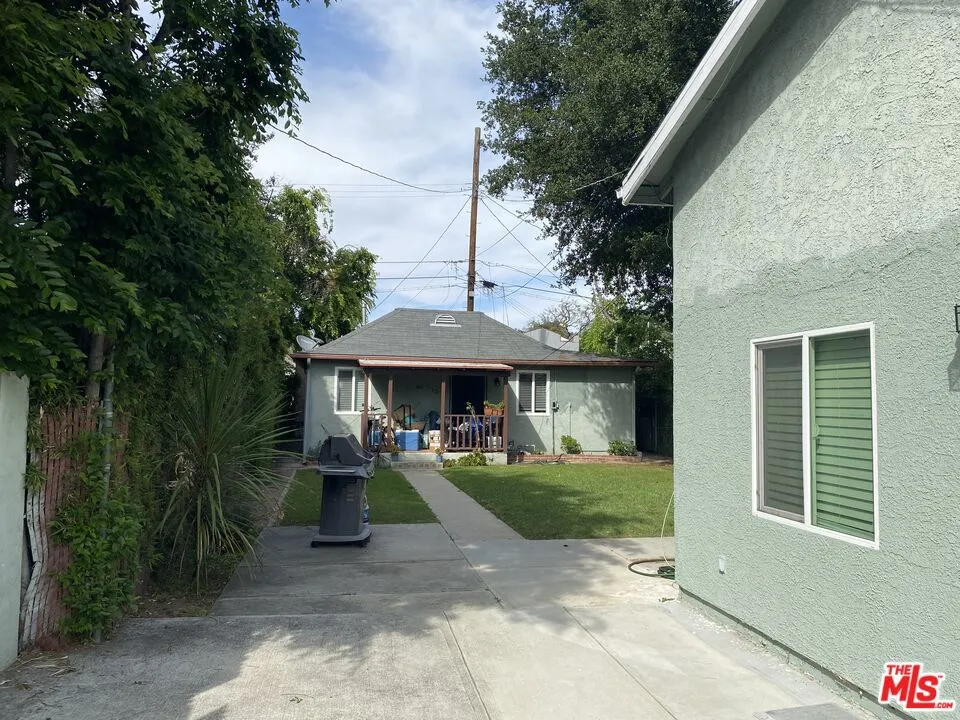 3rd unit @ rear of lot