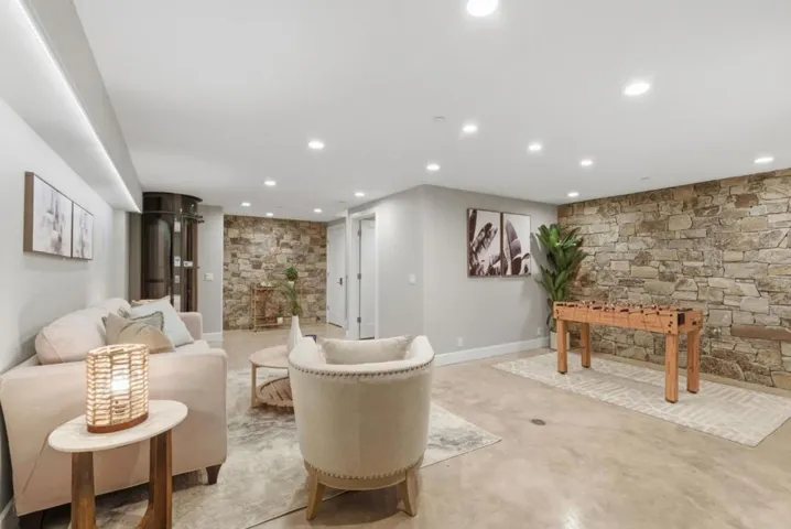 2974 E Cliff Drive, Santa Cruz, California 95062