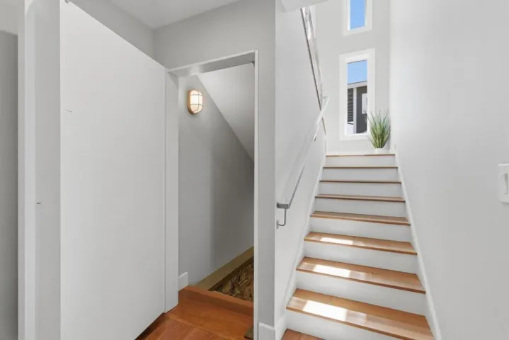 2974 E Cliff Drive, Santa Cruz, California 95062