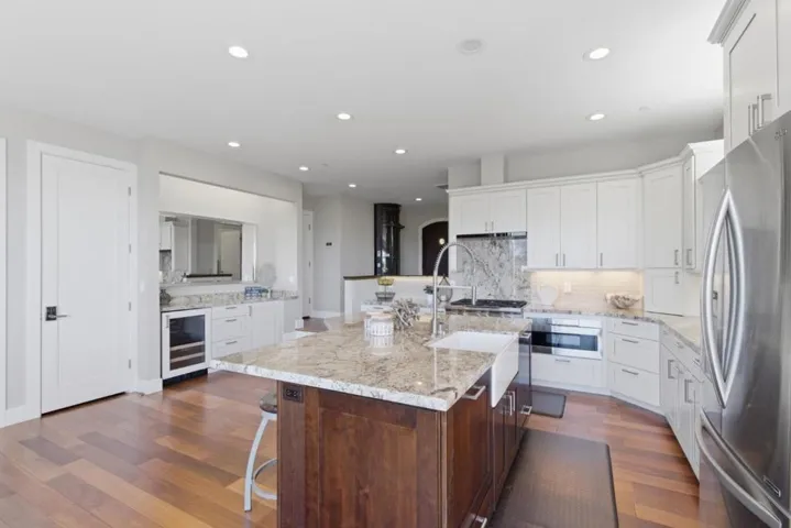 2974 E Cliff Drive, Santa Cruz, California 95062