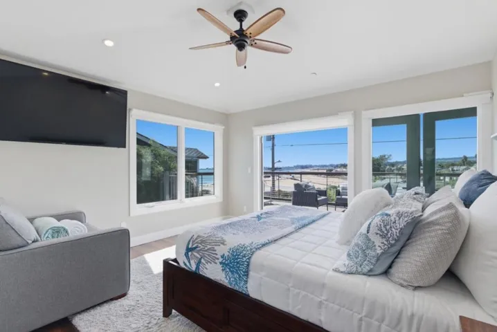 2974 E Cliff Drive, Santa Cruz, California 95062