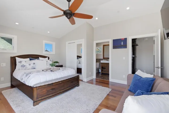 2974 E Cliff Drive, Santa Cruz, California 95062