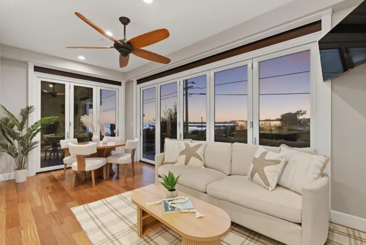 2974 E Cliff Drive, Santa Cruz, California 95062