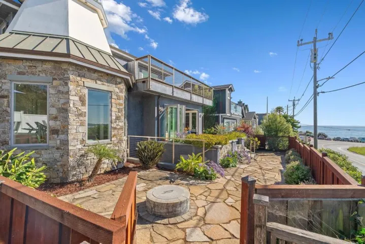 2974 E Cliff Drive, Santa Cruz, California 95062