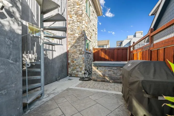 2974 E Cliff Drive, Santa Cruz, California 95062