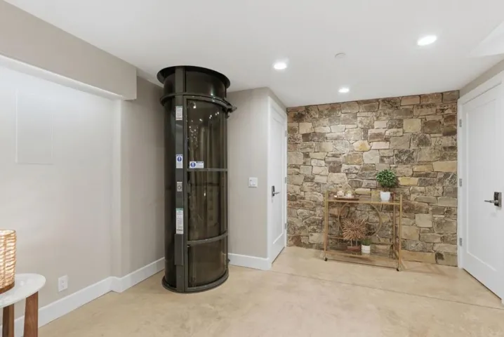 2974 E Cliff Drive, Santa Cruz, California 95062