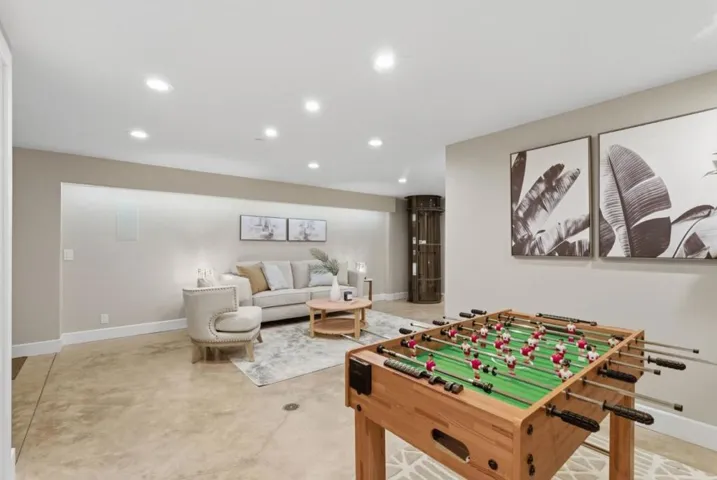 2974 E Cliff Drive, Santa Cruz, California 95062