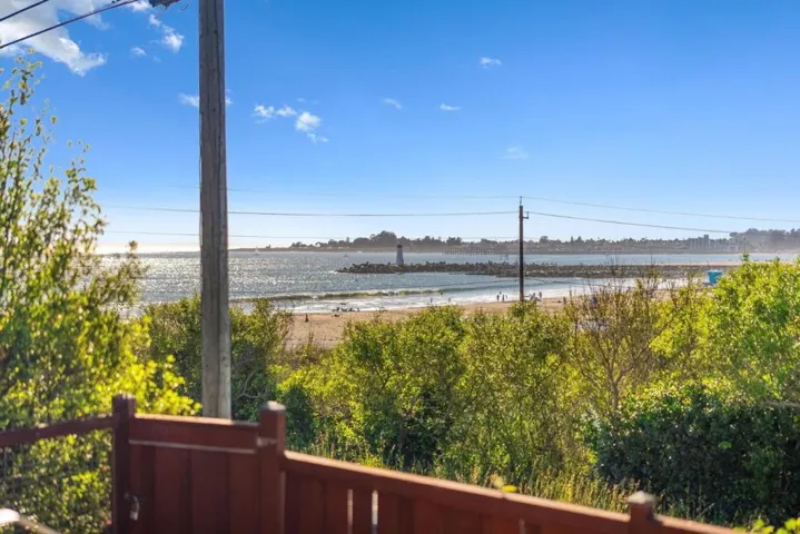 2974 E Cliff Drive, Santa Cruz, California 95062