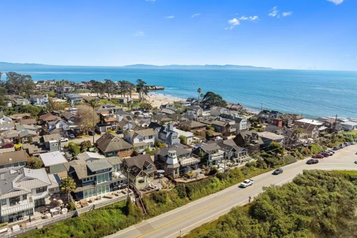 2974 E Cliff Drive, Santa Cruz, California 95062