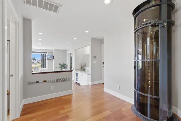2974 E Cliff Drive, Santa Cruz, California 95062
