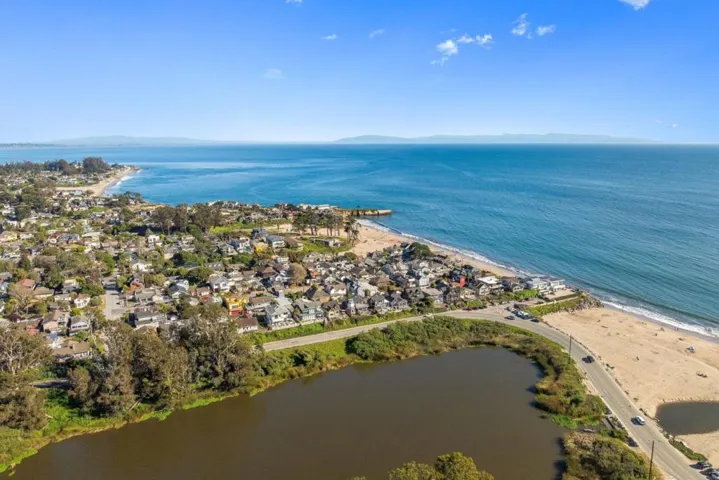 2974 E Cliff Drive, Santa Cruz, California 95062