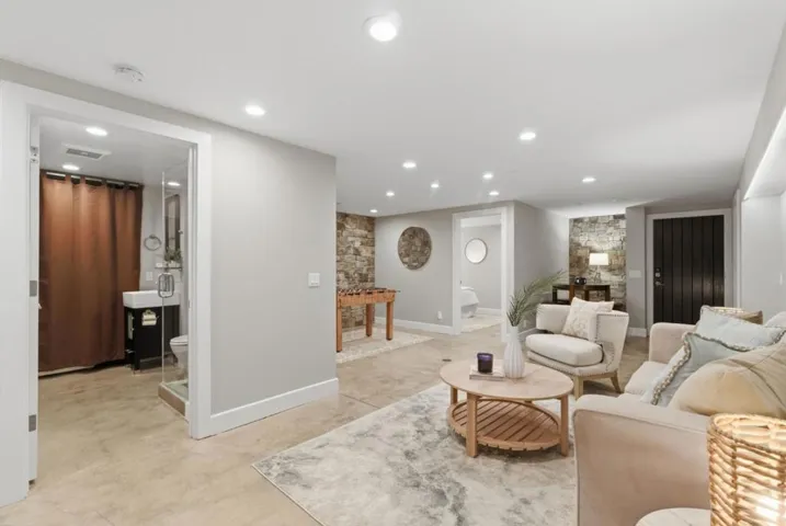 2974 E Cliff Drive, Santa Cruz, California 95062