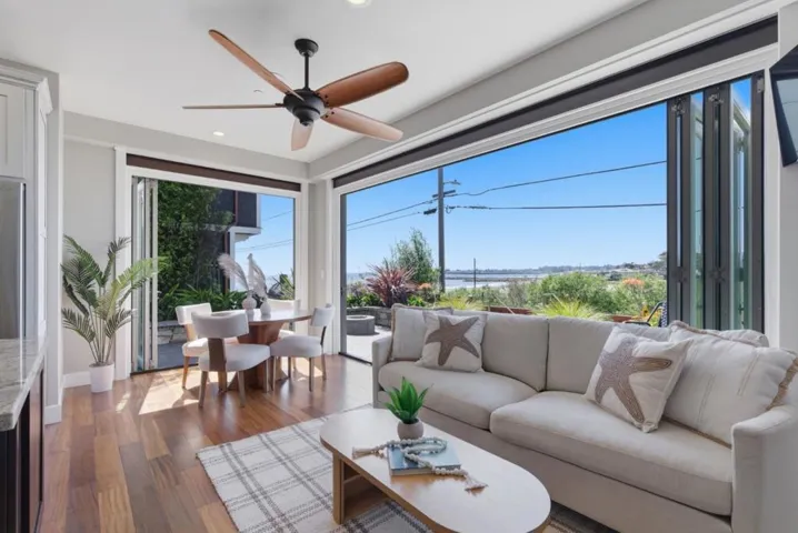 2974 E Cliff Drive, Santa Cruz, California 95062