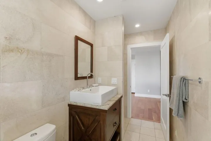 2974 E Cliff Drive, Santa Cruz, California 95062