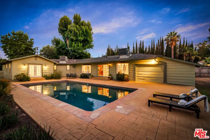 6001 Oakdale Avenue, Woodland Hills, California 91367