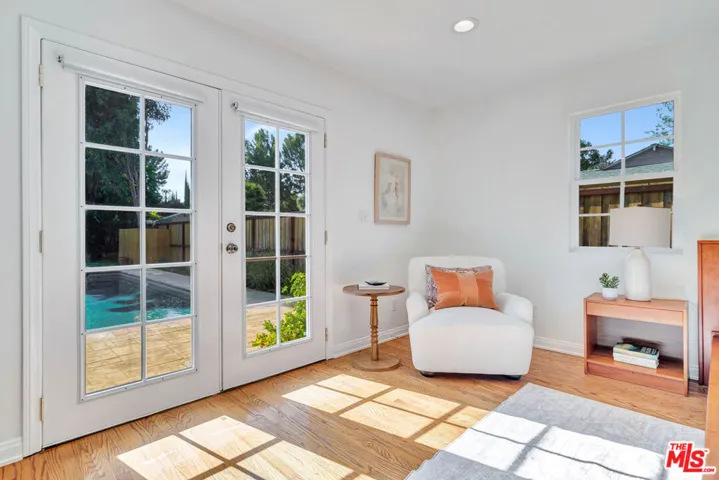 6001 Oakdale Avenue, Woodland Hills, California 91367