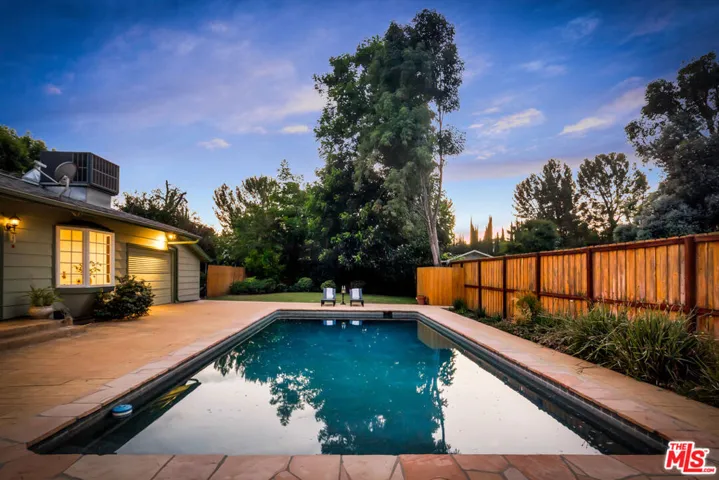 6001 Oakdale Avenue, Woodland Hills, California 91367