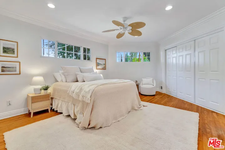 6001 Oakdale Avenue, Woodland Hills, California 91367