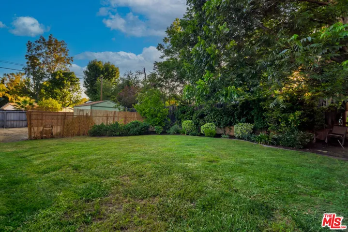 6001 Oakdale Avenue, Woodland Hills, California 91367