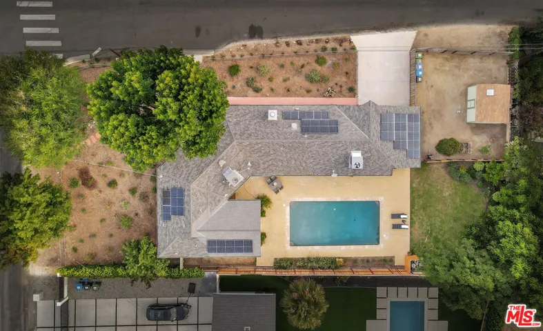 6001 Oakdale Avenue, Woodland Hills, California 91367