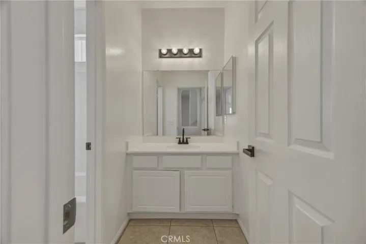 Downstairs full bathroom.