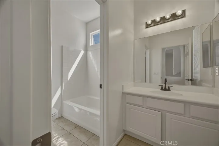 Downstairs full bathroom.