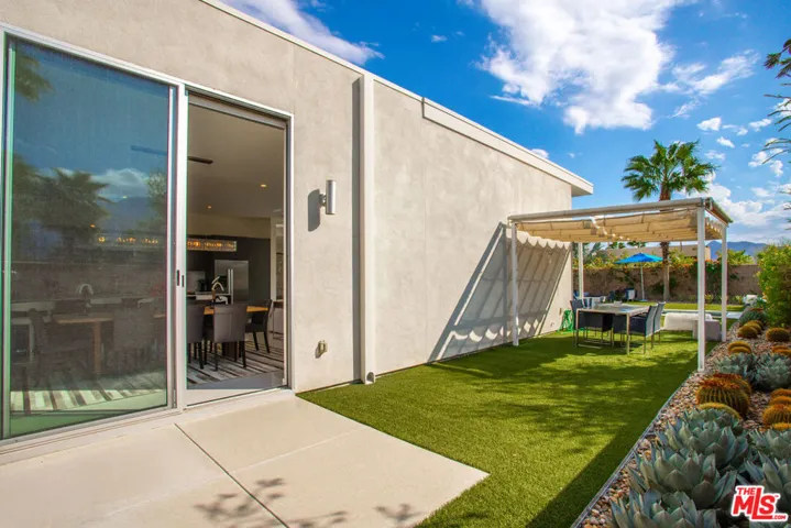 4304 Vantage Lane, Palm Springs, California 92262