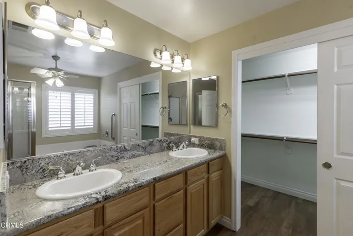 28_master_bathroom_3