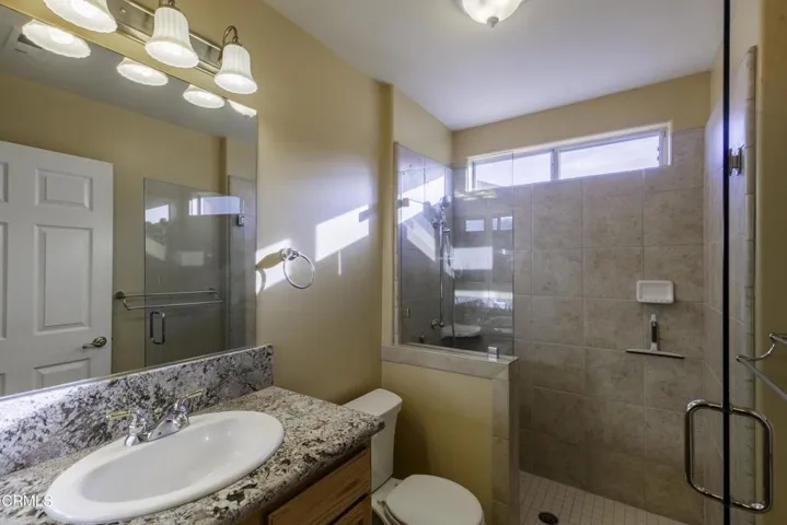 26_master_bathroom_1