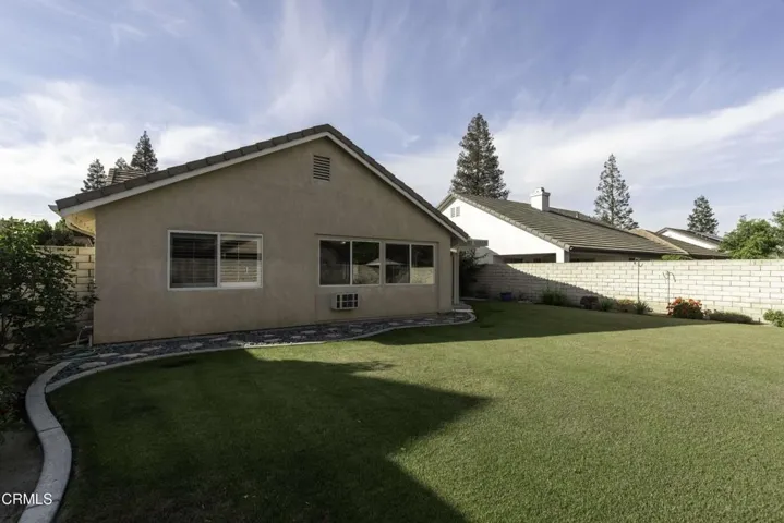 34_back_exterior_4
