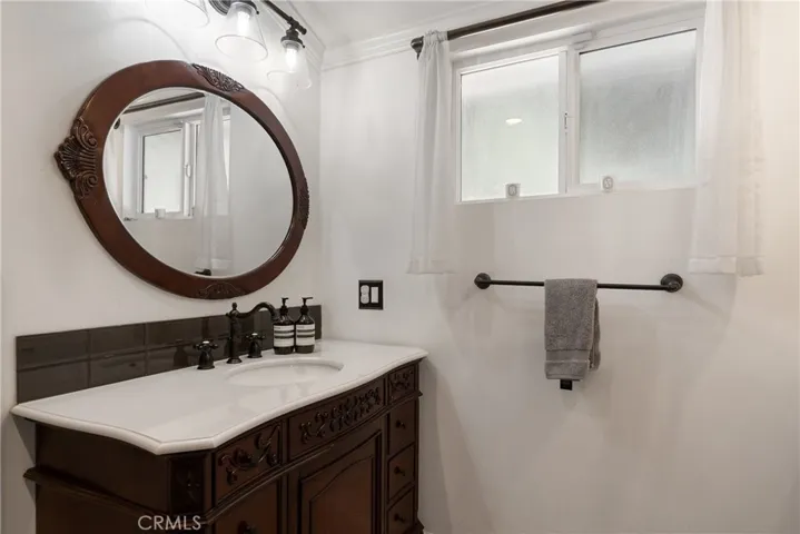 3791 Multiview Drive, Los Angeles, California 90068