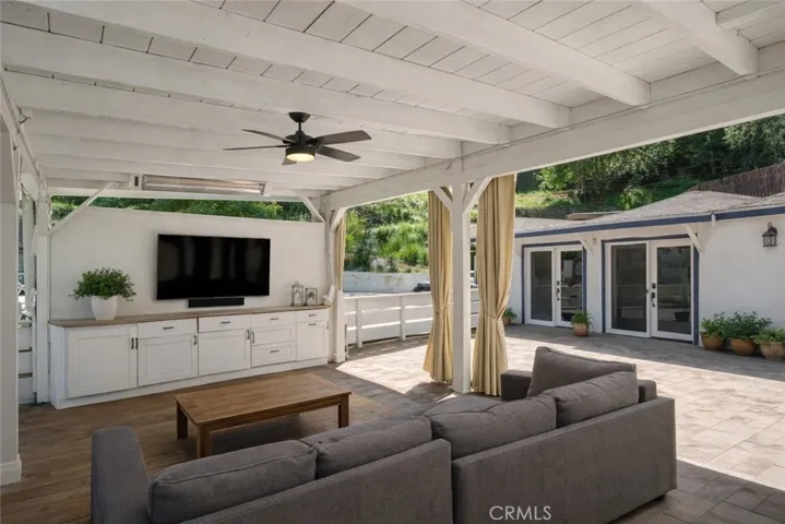 3791 Multiview Drive, Los Angeles, California 90068