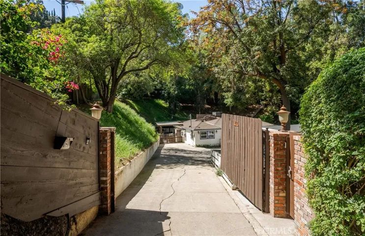 3791 Multiview Drive, Los Angeles, California 90068