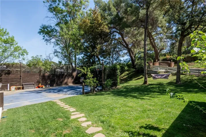3791 Multiview Drive, Los Angeles, California 90068