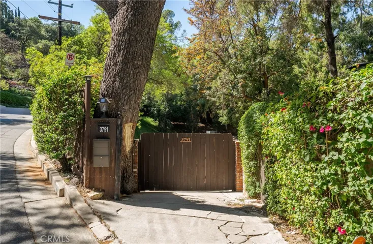 3791 Multiview Drive, Los Angeles, California 90068