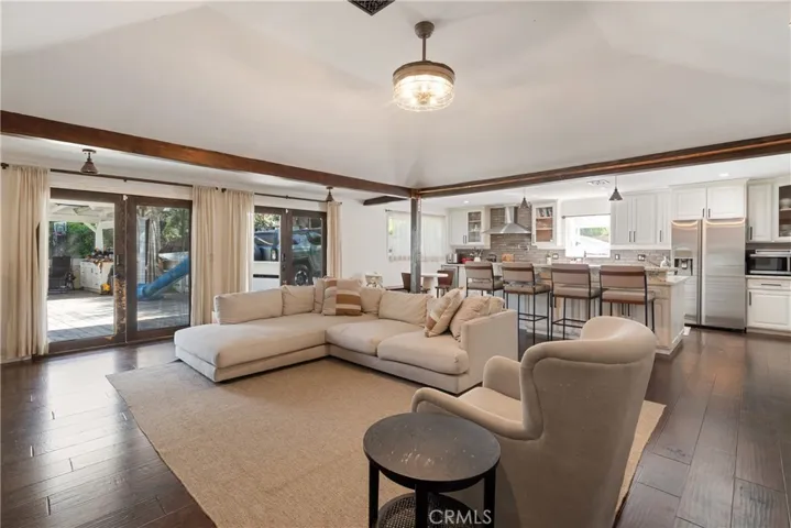 3791 Multiview Drive, Los Angeles, California 90068