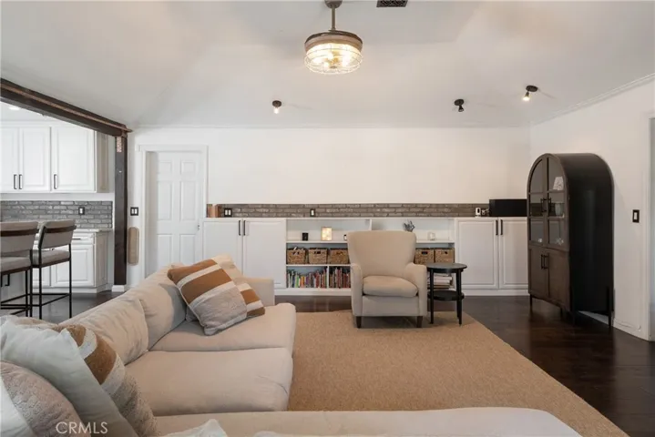 3791 Multiview Drive, Los Angeles, California 90068