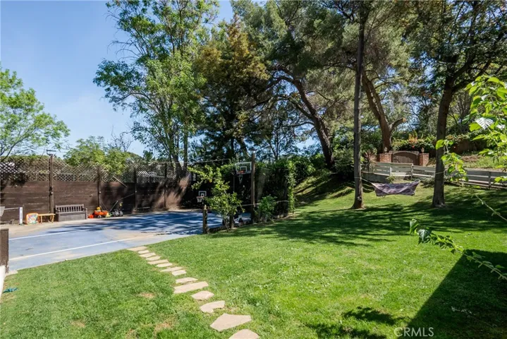 3791 Multiview Drive, Los Angeles, California 90068