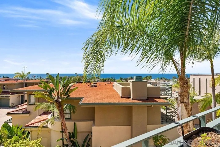 7157 Fay Ave, La Jolla, California 92037