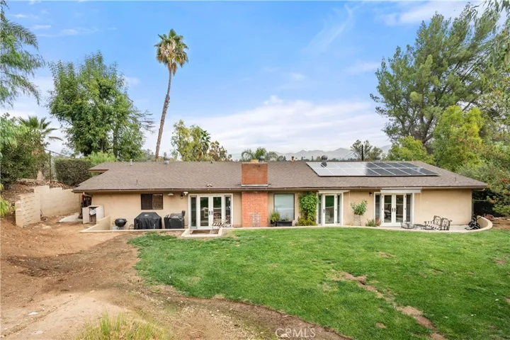 5051 Victoria Avenue, Riverside, California 92506