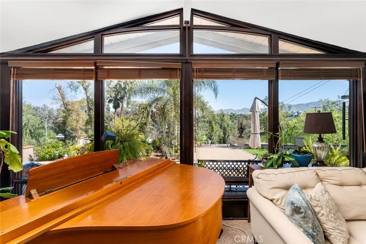 5051 Victoria Avenue, Riverside, California 92506