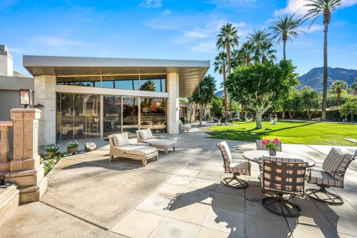 3-web-or-mls-3 Side patio