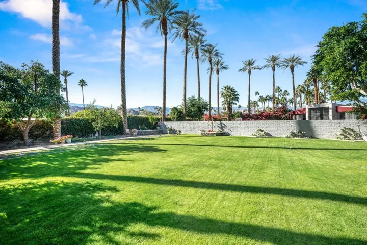 24-web-or-mls-18 wide yard view to west