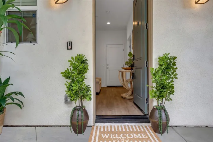 Welcome to 601 Shadowbrook, Lake Forest