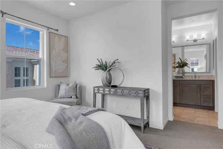 601 Shadowbrook, Lake Forest, California 92610