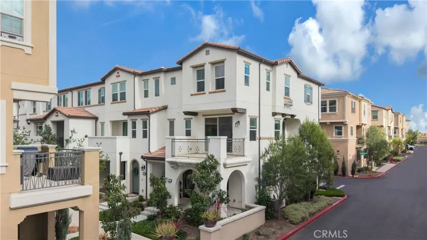 Corner end unit condo, built in 2020