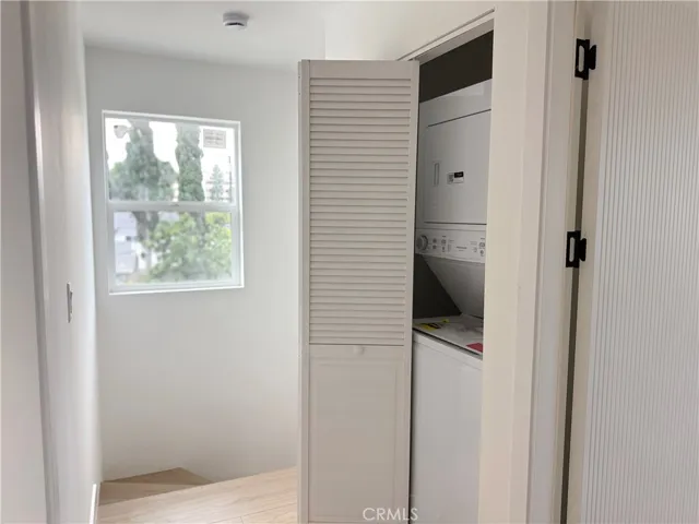 Hall/Laundry