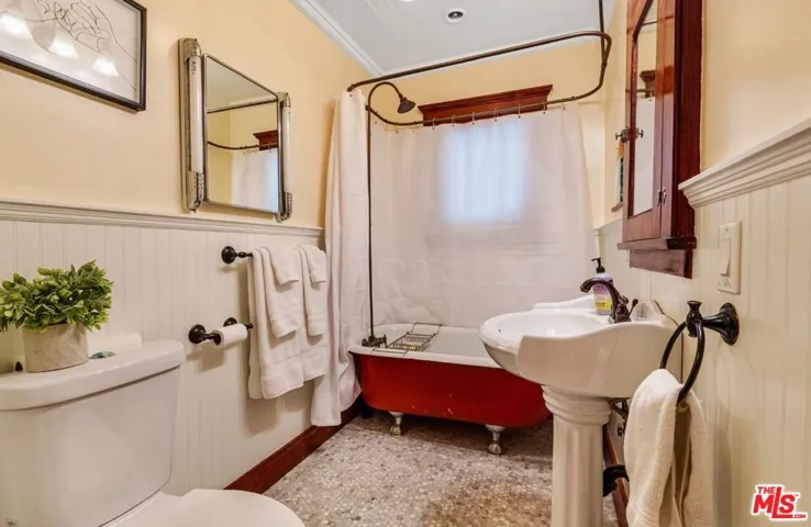 4253 Fountain Avenue, Los Angeles, California 90029
