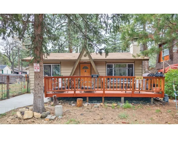 366 Maple. 2 bed 1 bath
